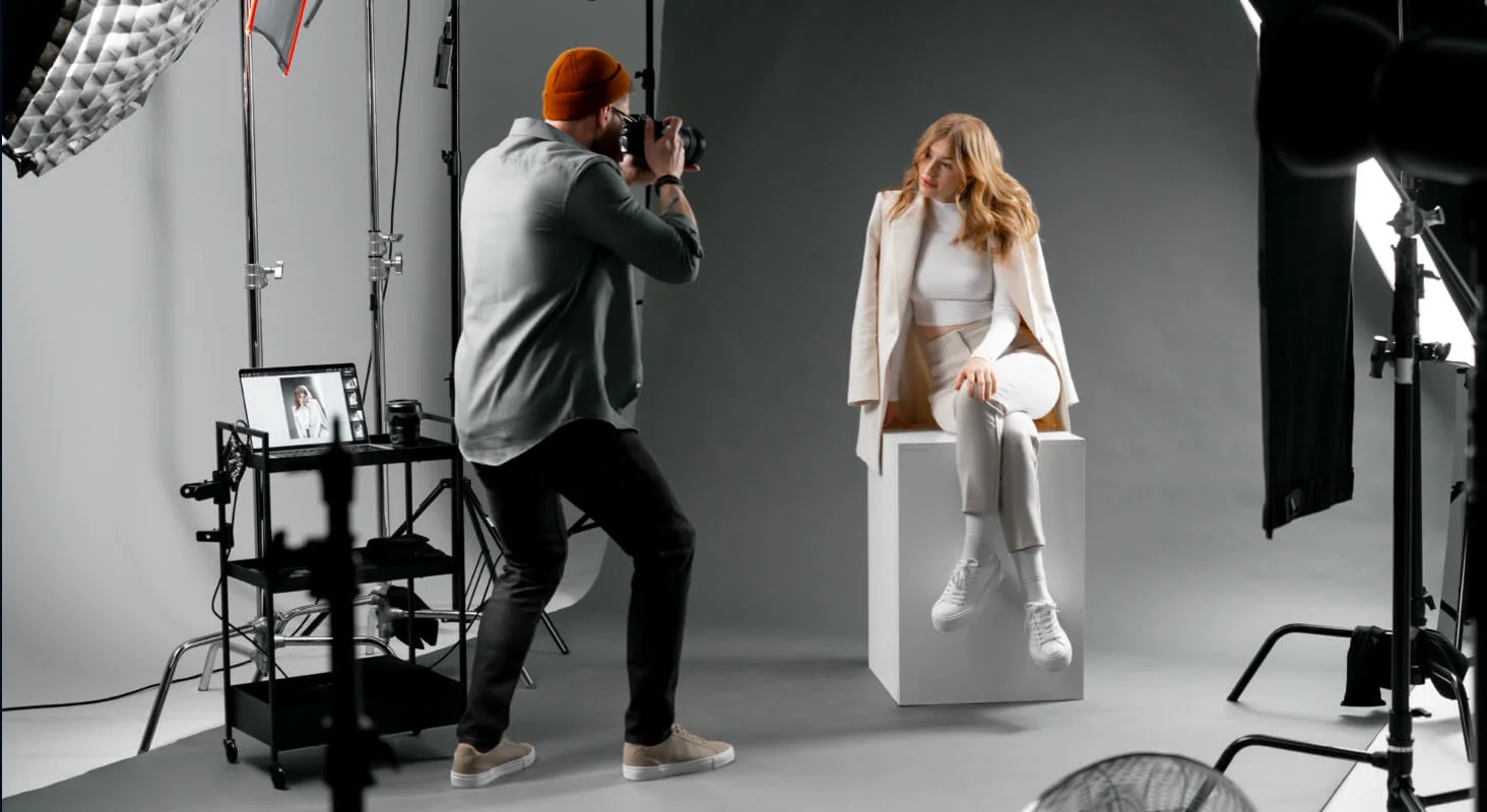 portrait-photoshoot-ai-vs-photographer.jpg
