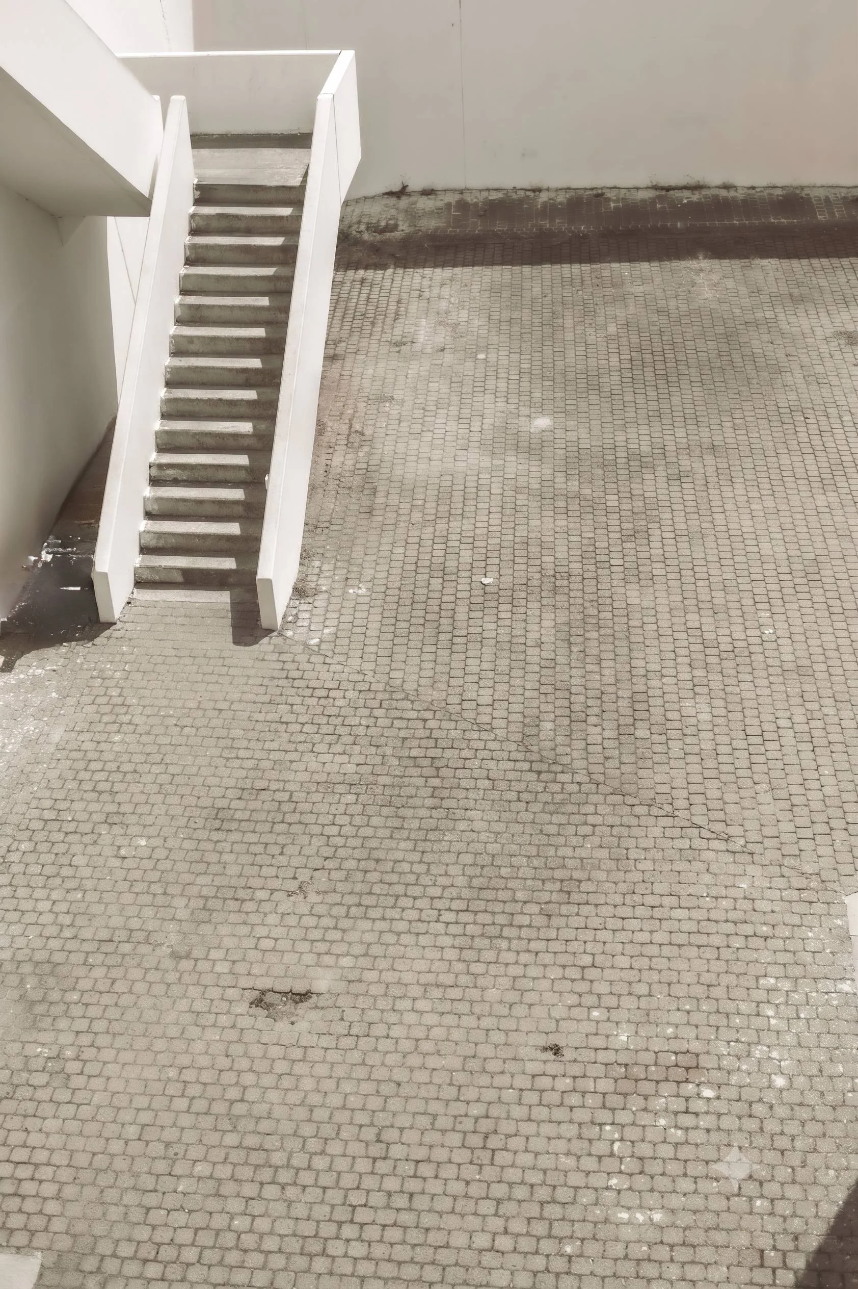 Gemini-remove-people-on-ground-after.png